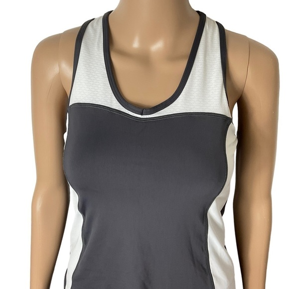 SOFIBELLA Gray & White Athletic Tank Top  size XS Built in Shelf bra - Picture 2 of 7